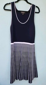 Abito maglione estivo a righe Banana Republic senza maniche blu aline bianco medio - Foto 1 di 11