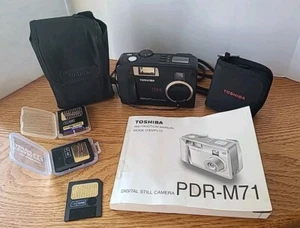Toshiba Digital Still Camera PDR-M71 3.2 Mega Pixels WORKS Case Memory Cards  - Picture 1 of 24
