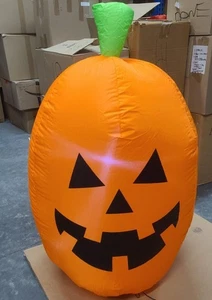 4' T LED CALABAZA - JACK O LINTERNA SOPLADA POR AIRE HALLOWEEN INFLABLE POR GEMMY NUEVO - Imagen 1 de 1