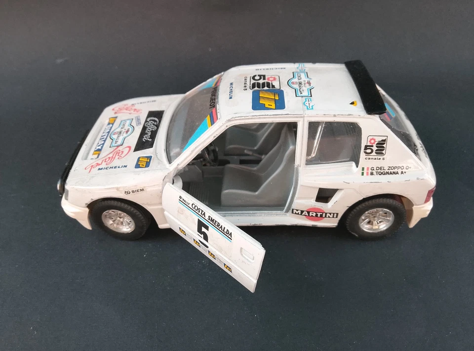 Burago Peugeot 205 Turbo Rally scala 1:25 - Immagine 1 di 4
