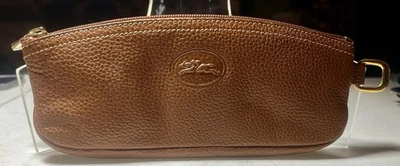 Bolsa de maquillaje para gafas pequeña vintage Longchamp marrón guijarros Foto 1 de 4