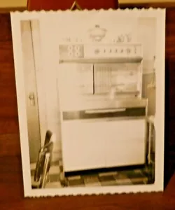 Jukebox antigua instantánea encontrada década de 1960 en un restaurante - Imagen 1 de 2