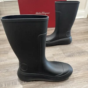 Stivali da pioggia Salvatore Ferragamo Gancini logo gomma uomo 11 - Foto 1 di 8