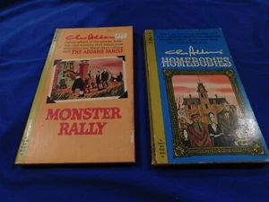 2 CHAS ADDAMS Vintage 1965 Taschenbücher Addams Family MONSTER RALLY & HOMEBODIES - Bild 1 von 9