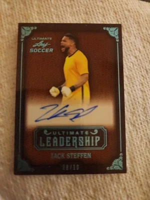Leaf Ultimate Leadership 2022 Zack Steffen Auto/10 Foto 1 de 2