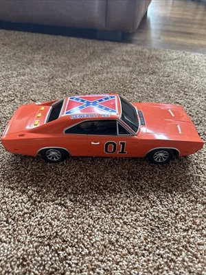 Coche de radiocontrol Dukes of Hazzard General Lee 2005 1/18 Malibu sin control remoto sin probar como está Foto 1 de 4
