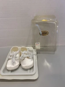 Newborn Baby 1-2 Months Shoes All White Kaco 4 Inches Long Unisex Lace Up New - Picture 1 of 16