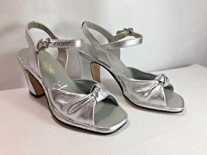 NEW PENALJO Women's Girl's Leather Silver Strappy Sandal Block Heel Size 3 1/2 - Picture 1 of 7