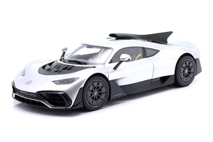 Modelo fundido a presión plateado Mercedes-Benz AMG ONE 1/18 de NZG edición concesionario B66961043 - Imagen 1 de 9