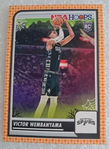 2023-24 NBA Hoops Victor Wembanyama Haunted Hoops Orange Parallel RC Spurs - Bild 1 von 2