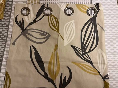 BNWT Curtains and x5 cushion cover set - Image 1 of 4