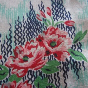 95cm x 87cm Vintage Cotton Sewing Fabric 1930s Pink Waterlily Novelty Floral - Picture 1 of 5