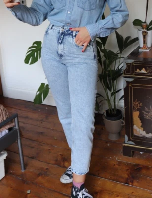 Pantalones de mezclilla azul claro lavado mamá de pimkie Foto 1 de 4