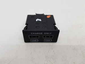 MASERATI LEVANTE 2023 PUERTOS DE CARGA USB FABRICANTE DE EQUIPOS ORIGINALES 68322329AB - Imagen 1 de 10