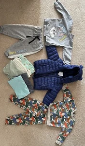 Bekleidungspaket Frühjahr Sommer gr. 74 / 74/80 2 Outfits, neue Jacke, 5 Bodys - Bild 1 von 11
