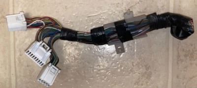 ✅ 1989 89 Mazda B2600i Engine Computer wiring Harness Plugs Part# E2T02471 G607 - Image 1 of 4