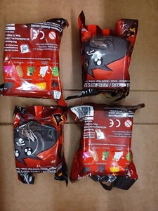 Menge 4 Stück Exploding Kittens Rucksack Aufhänger Blind Bag Neu - Bild 1 von 5