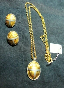 NWT MMA 18 - 20" Gold Tone Scarab Beetle Embossed Necklace Post Earrings Set - Picture 1 of 7