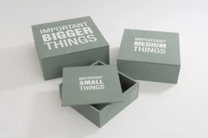 Set 3 scatole porta ricordi nido grigio e bianco legno cose importanti - Foto 1 di 1