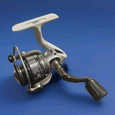 Nuevo carrete giratorio Quantum TRAX 30 relación 5,2:1 7+1 BB Foto 1 de 4