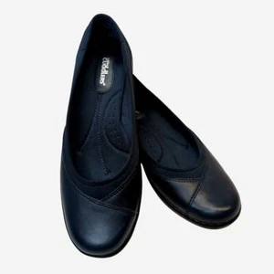 Cobbie Cuddler Women's 7 1/2W Eleanor Navy Leather Slip-on Flat - Picture 1 of 10