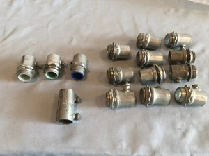 LOTE de 15 conectores de tornillo de juego de conductos varios de 1/2" con algunos aislados, acoplamiento #F23 - Imagen 1 de 4