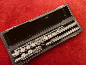 PreOwned ALTUS FLUTE - 907 CE - STERLING Silver Head, E mech - EXCELLENT - Picture 1 of 9
