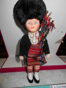Vintage Scotch Bag Pipe Plastic Doll - Picture 1 of 2