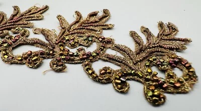 Acentos metálicos con adornos de cuentas victorianos  Foto 1 de 4