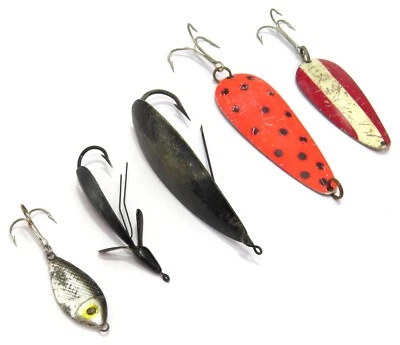 Dardevle, Johnson, Nebco, etc. Señuelos de pesca vintage cucharas plantillas, lote de 5 Foto 1 de 4