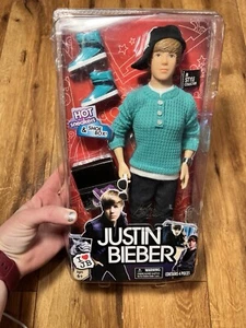 NEW Justin Bieber Doll JB Style Collection Hot Sneakers & Shoe Box 2010 Read - Picture 1 of 6