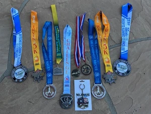 Lote de 11 medallas/premios finalistas corriendo media maratón completa 5K pista de carreras de carretera - Imagen 1 de 18