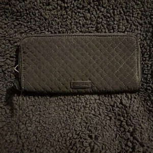 CARTERA GEORGIA VERA BRADLEY en Negro. Ranuras para tarjetas con cierre de cremallera de color liso. PEC - Imagen 1 de 6