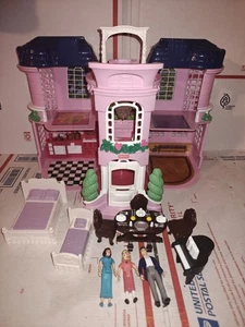 Fisher Price Sweet Streets Stadthaus viktorianisches Herrenhaus Möbel & Menschen - Bild 1 von 6