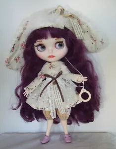 Blythe Doll jointed Body Mate face burgundy hair w/ dress hat shoes 18 hands - Picture 1 of 7
