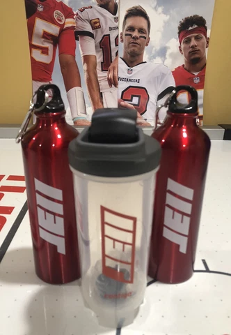 Rare JE11 Limited Edition 16 oz. Ice Shaker /Water Bottle New Sold Out Lot Of 3 Cover