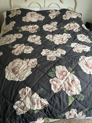 Pottery Barn Teen Emily & Meritt Bed of Roses Comforter XL Twin Cotton Shell GUC - Image 1 of 4