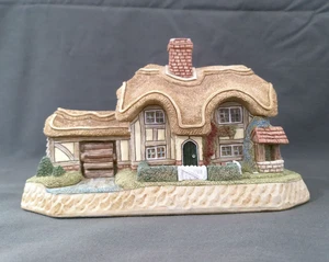 David Winter Cottages, FAIR - WELL COTTAGE, 2002, England, D1208 - Picture 1 of 7