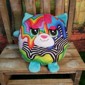 Misfittens „Get Meowt!“ Runde Katze Kätzchen Plüschtier Stofftier 6 Zoll - Regenbogenfarben - Bild 1 von 4
