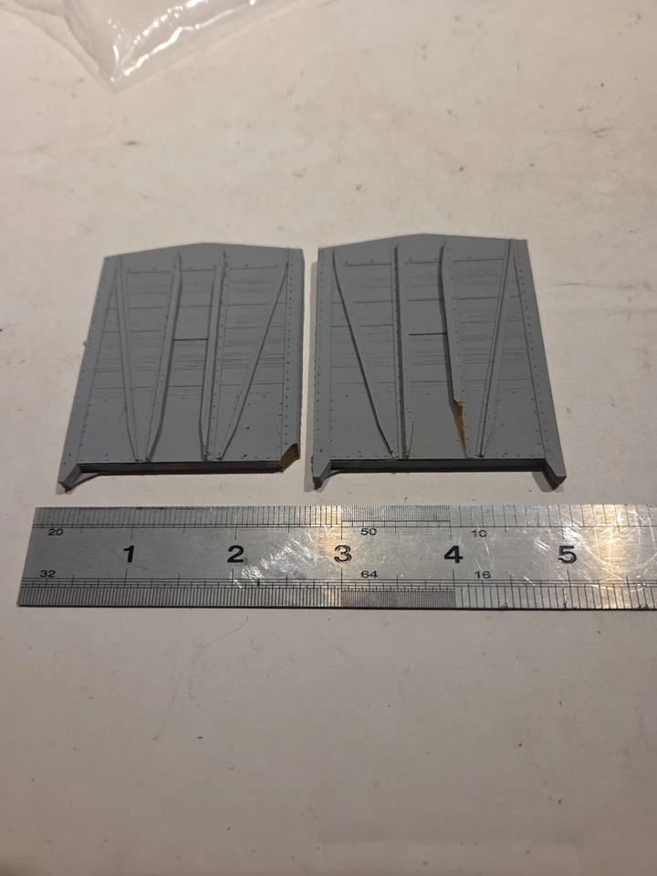 Resin Molded O scale 2 rail O Gauge boxcar Ends New Part Lot #75 Damaged  - Image 1 of 4