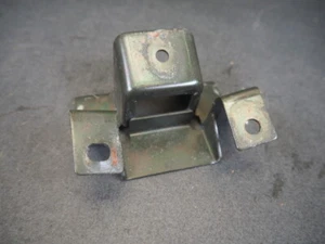 Bracket, Seat Lever 1 Yamaha xv1600 WILD STAR 1999 4WM-2475H-00 18843 - Picture 1 of 5