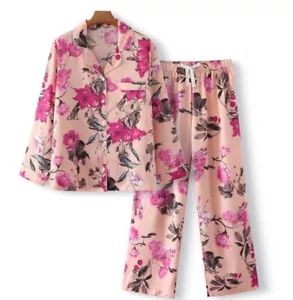 Pijama de satén Victoria Secret parte superior inferior floral rosa botón conjunto de sueño corto M - Imagen 1 de 2