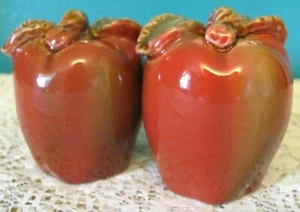 Adorable Apple S&P Salt And Pepper Shakers - Picture 1 of 6
