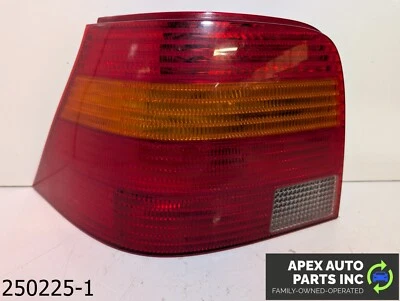 OEM 1999-2003 Volkswagen Golf 2,0 L Driver Luz Trasera Dígito Incluye Ciudad Foto 1 de 4