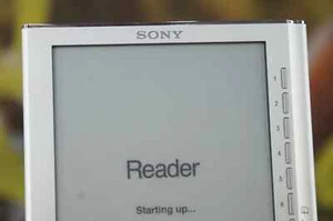 SONY PRS-505 eBOOK PORTABLE READER SYSTEM. NEED NEW BATTERY. FOR REPAIR. - Picture 1 of 3