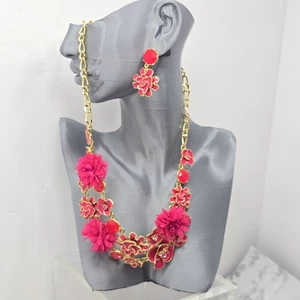 Conjunto de collar corto floral de oro rojo Talbot rosa declaración y pendientes - Imagen 1 de 3