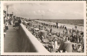 17 CHATELAILLON CARTE POSTALE BORD DE PLAGE 1952 - Picture 1 of 1
