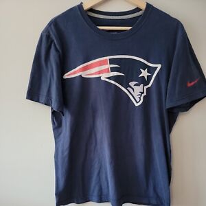 Nike New England Patriots T-Shirt Mens Size Medium Blue NFL Football Big Logo