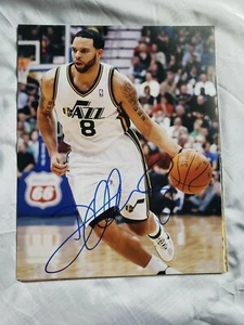 DERON WILLIAMS UTAH JAZZ SIGNED AUTOGRAPHED 8x10 PHOTO COA BASKETBALL ILLINOIS - Picture 1 of 1
