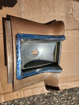 Luz trasera satélite Plymouth 1966 Mopar borde derecho cuarto panel extensión moldura Foto 1 de 4